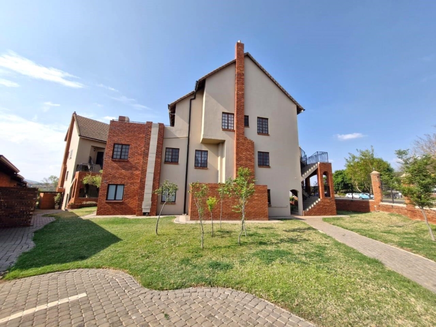 To Let 3 Bedroom Property for Rent in Meerhof North West